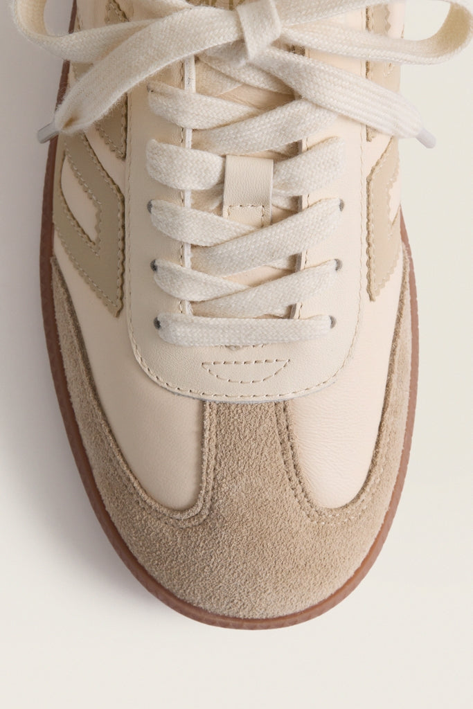 Butter Beige Cloud D26 Sneakers
